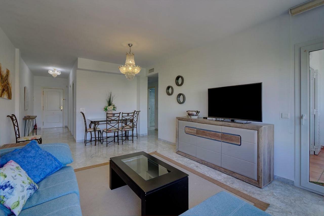Beachfront In Puerto Banus, Playa Rocio Appartement