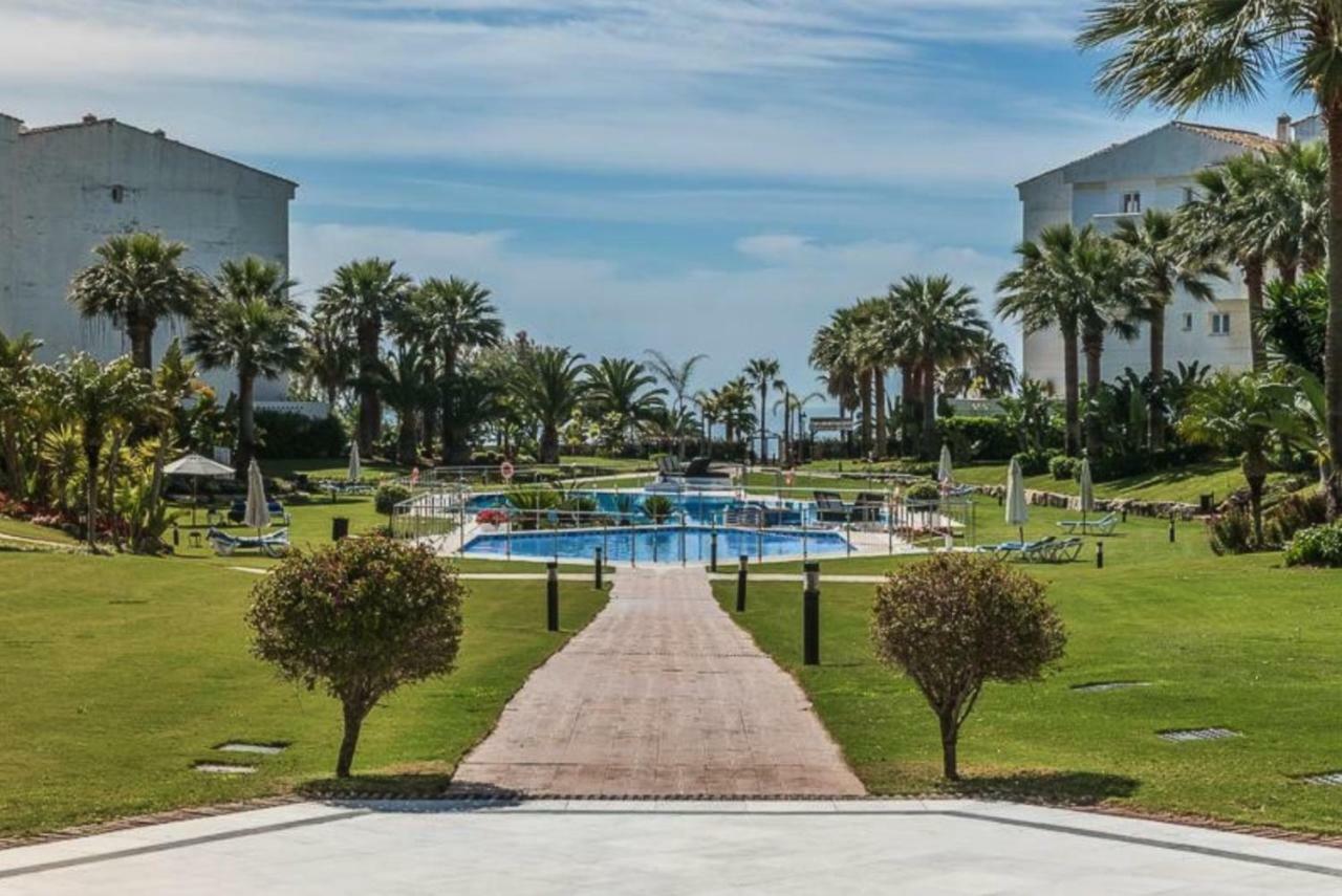 Beachfront In Puerto Banus, Playa Rocio Appartement
